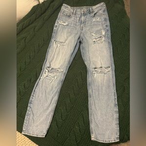 American Eagle Mom Straight Jeans size 4 long